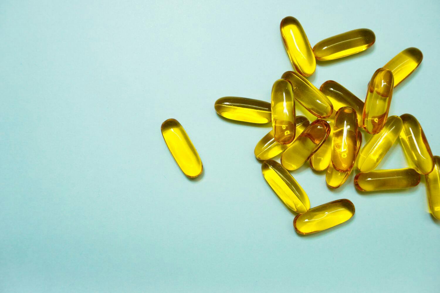 Suplement diety omega-3 w formie kapsułek - prawdopodobnie tran.
